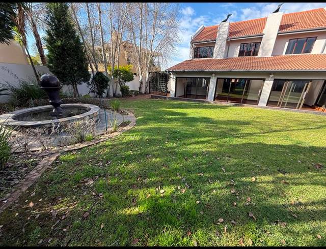 4 BEDROOM HOUSE FOR SALE IN ROOIHUISKRAAL NORTH